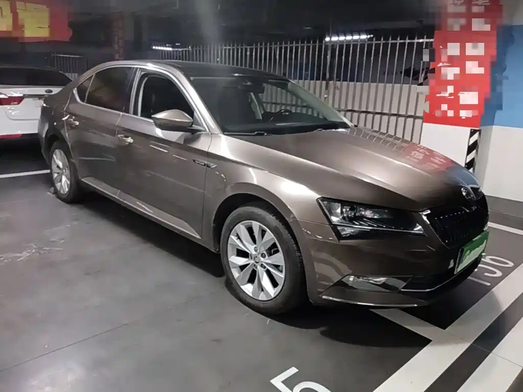 Skoda Superb — миниатюра 4