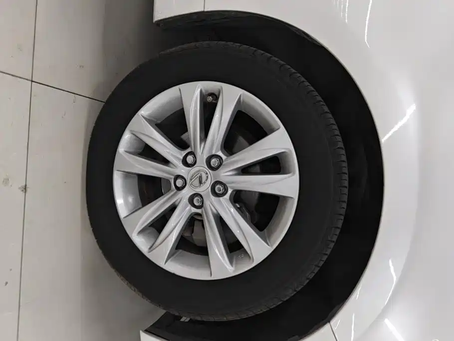 Lexus CT — миниатюра 6