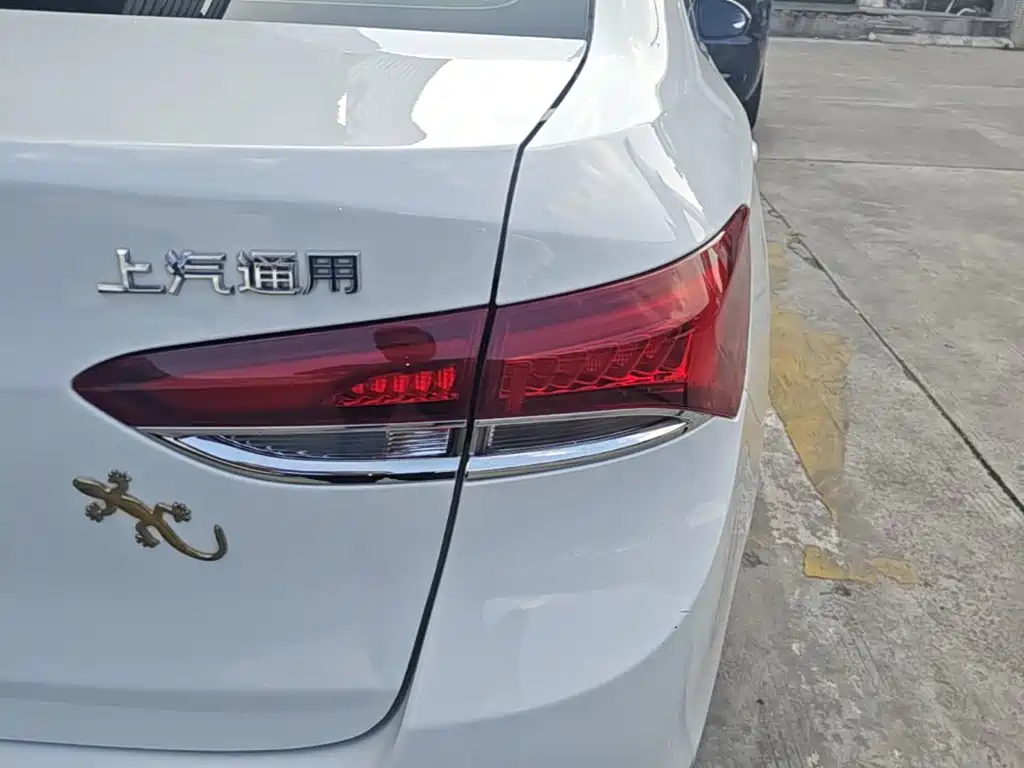 Buick Excelle — миниатюра 8