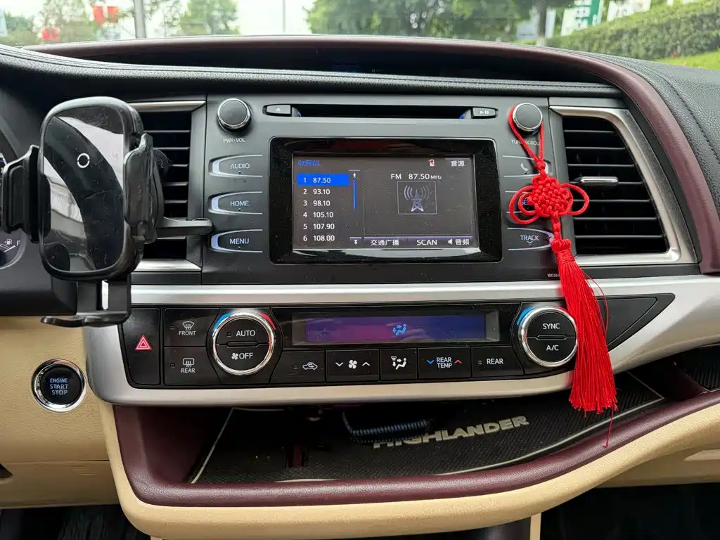 Toyota Highlander — миниатюра 10