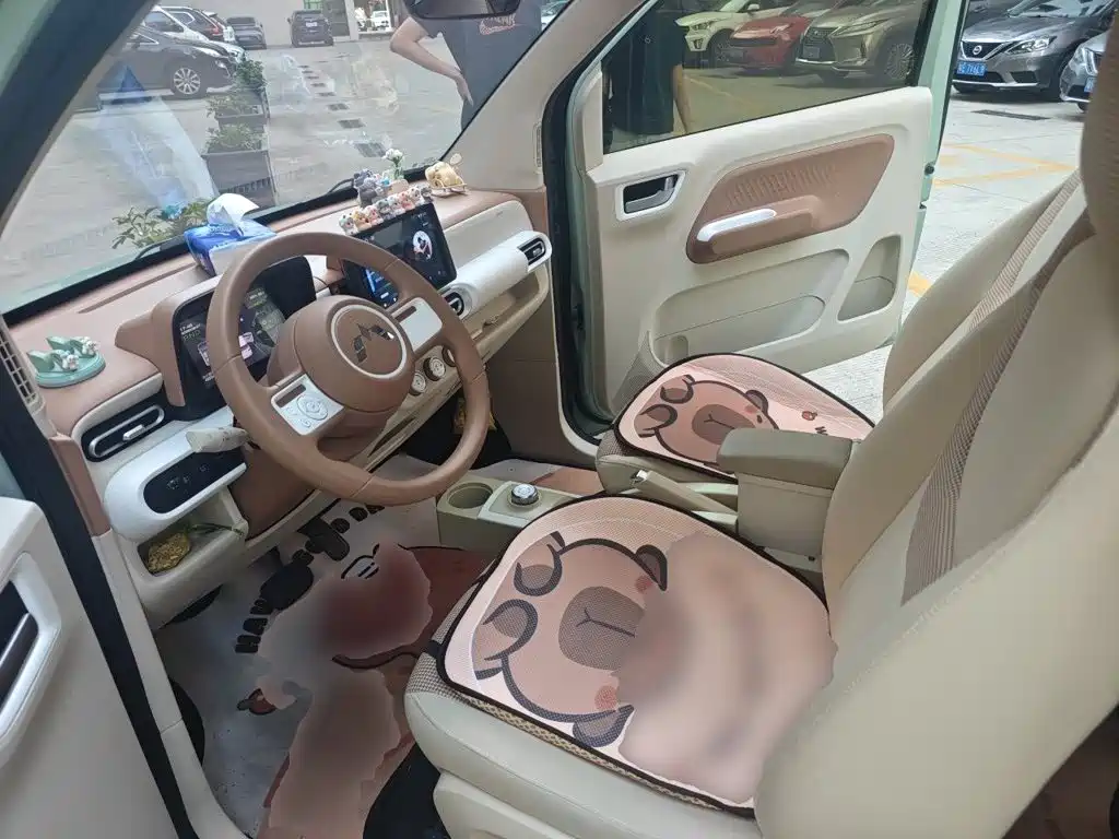 Wuling MINIEV — миниатюра 11