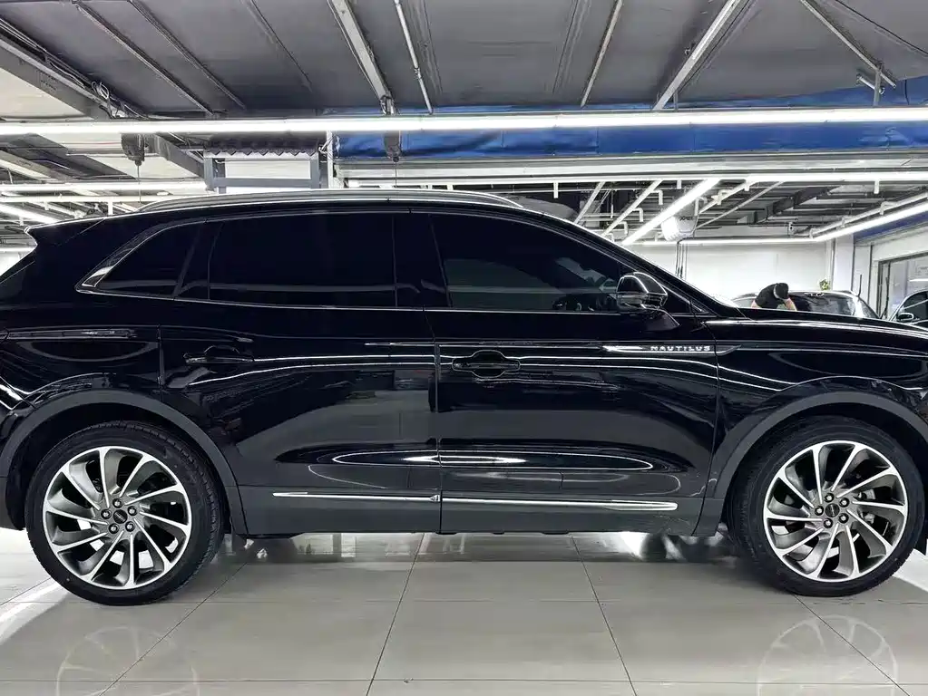 Lincoln Nautilus 2.7T 4WD Premium Shine Edition, фото 4