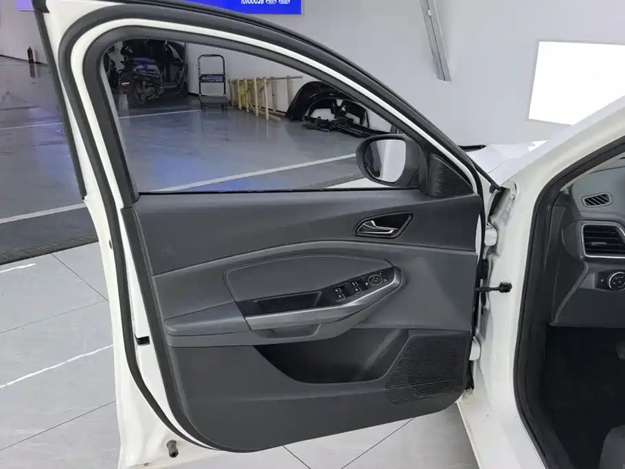 Ford Escort — миниатюра 7