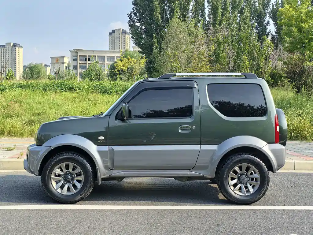 Suzuki Jimny — миниатюра 12