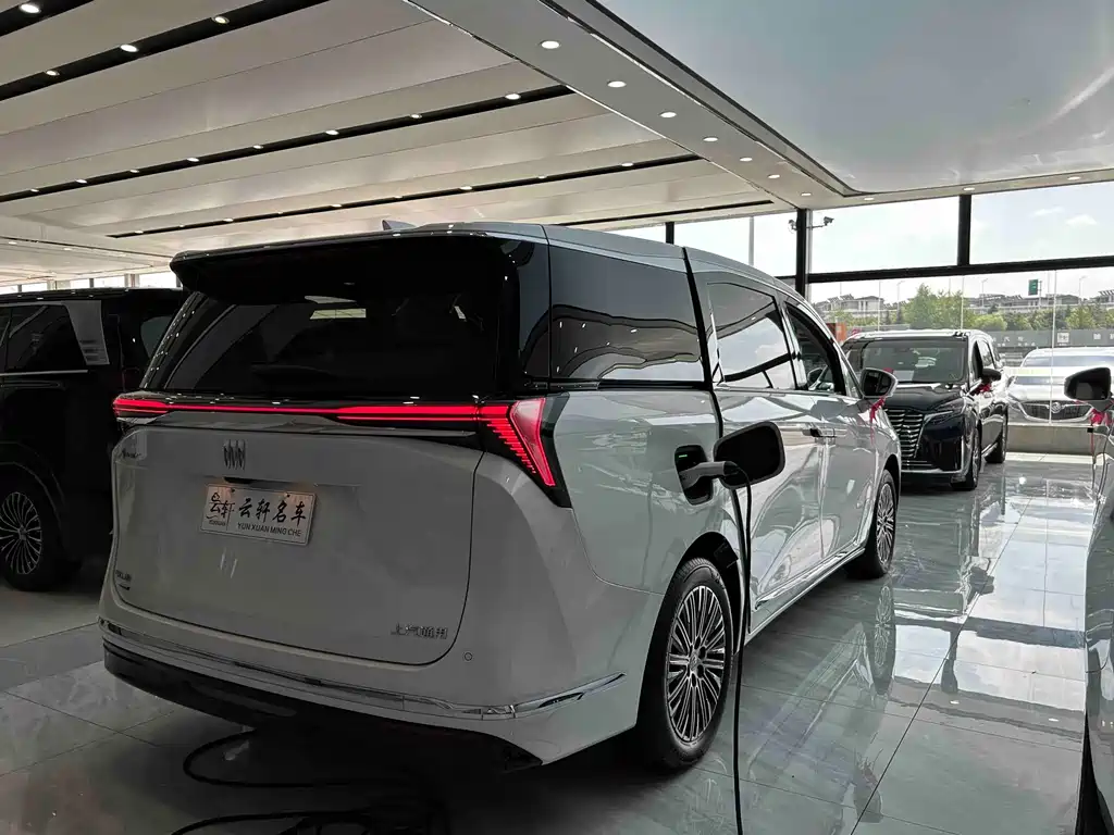 Buick GL8 Hybrid — миниатюра 21
