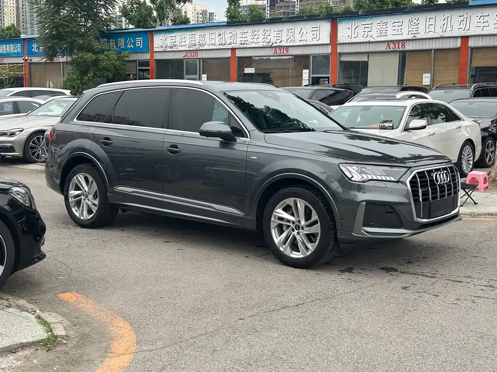 Audi Q7 2021 45 TFSI quattro S line Sport