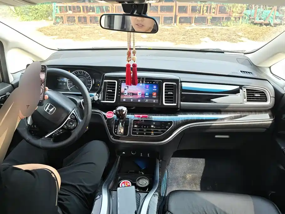 Honda Elysion — миниатюра 12