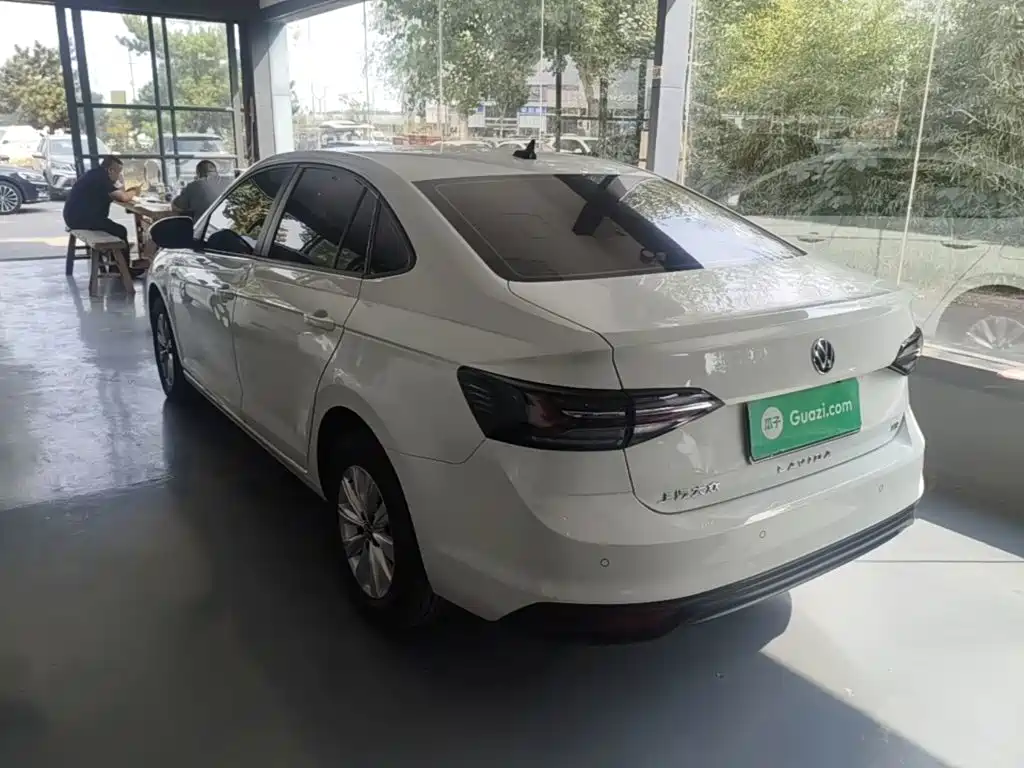 Volkswagen Lavida — миниатюра 5