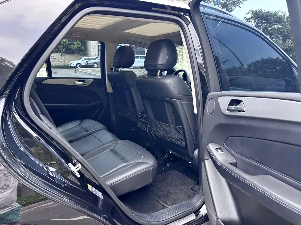 Mercedes-Benz GLE (Import) — миниатюра 9