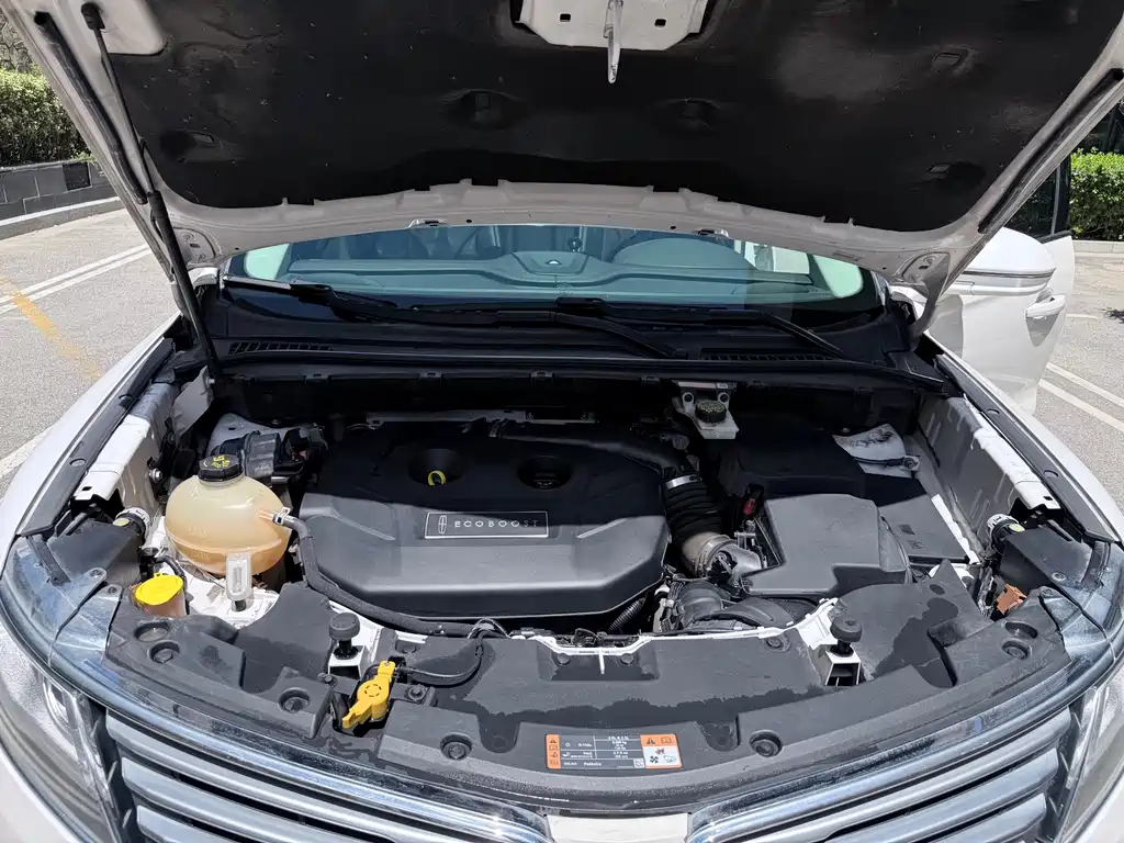 Lincoln MKC — миниатюра 9
