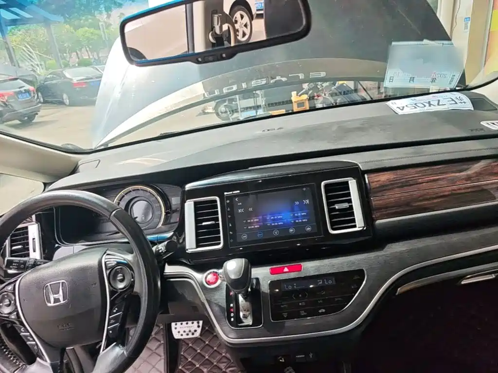 Honda Elysion — миниатюра 10