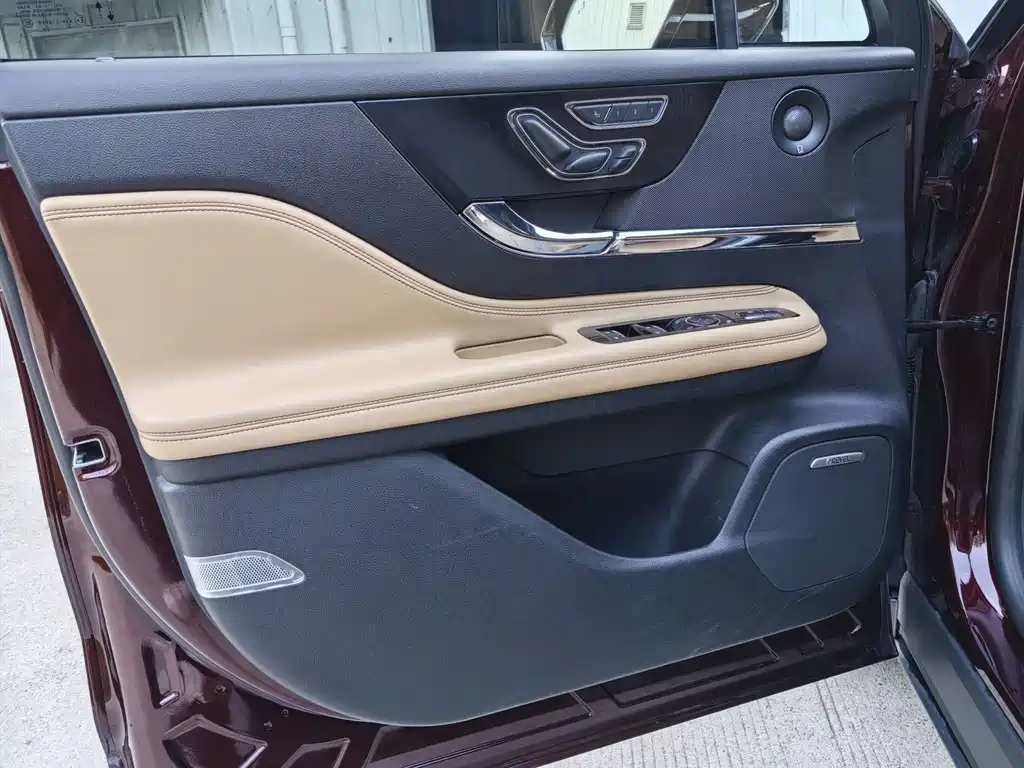 Lincoln Corsair — миниатюра 13