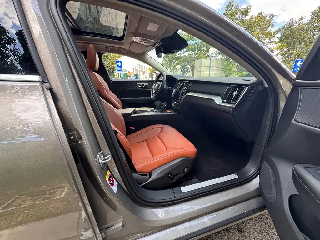 Volvo S60 — миниатюра 20