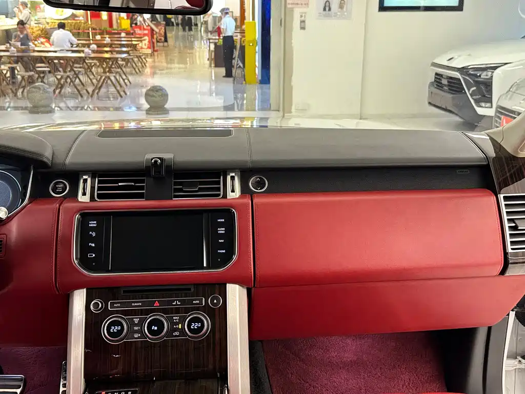 Land Rover Range Rover — миниатюра 19