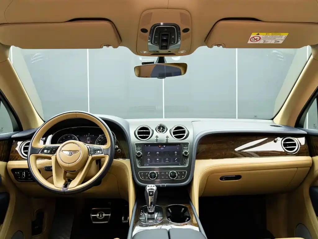 Bentley Bentayga — миниатюра 13