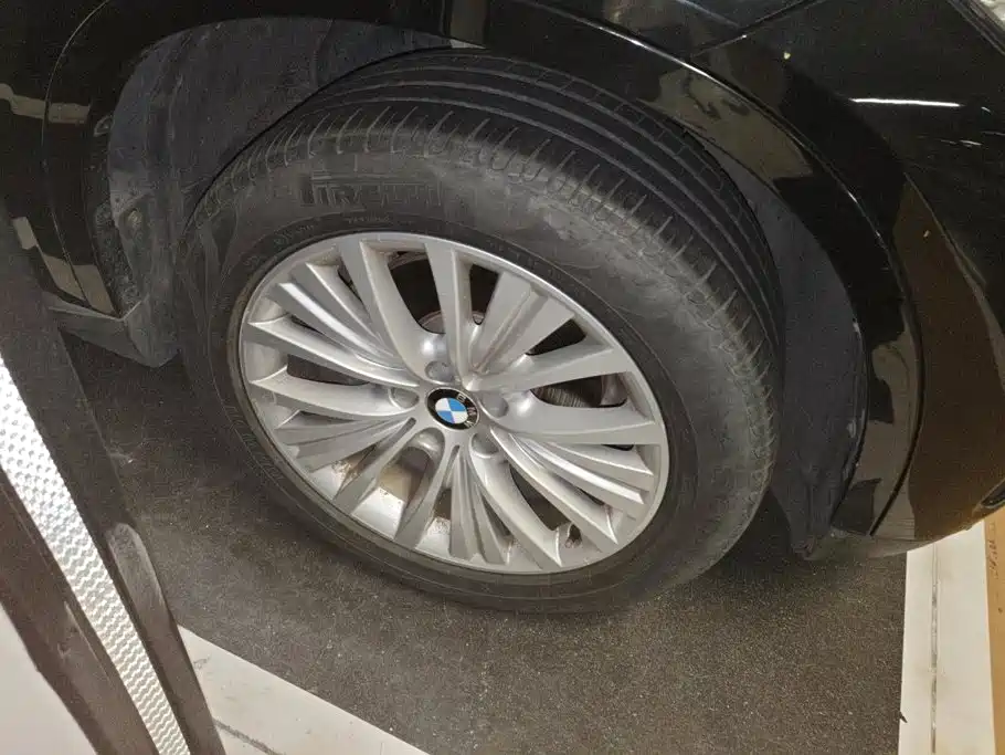 BMW X5 (Import) — миниатюра 6