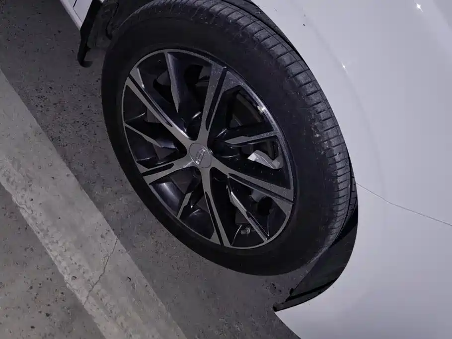 Geely Emgrand — миниатюра 6