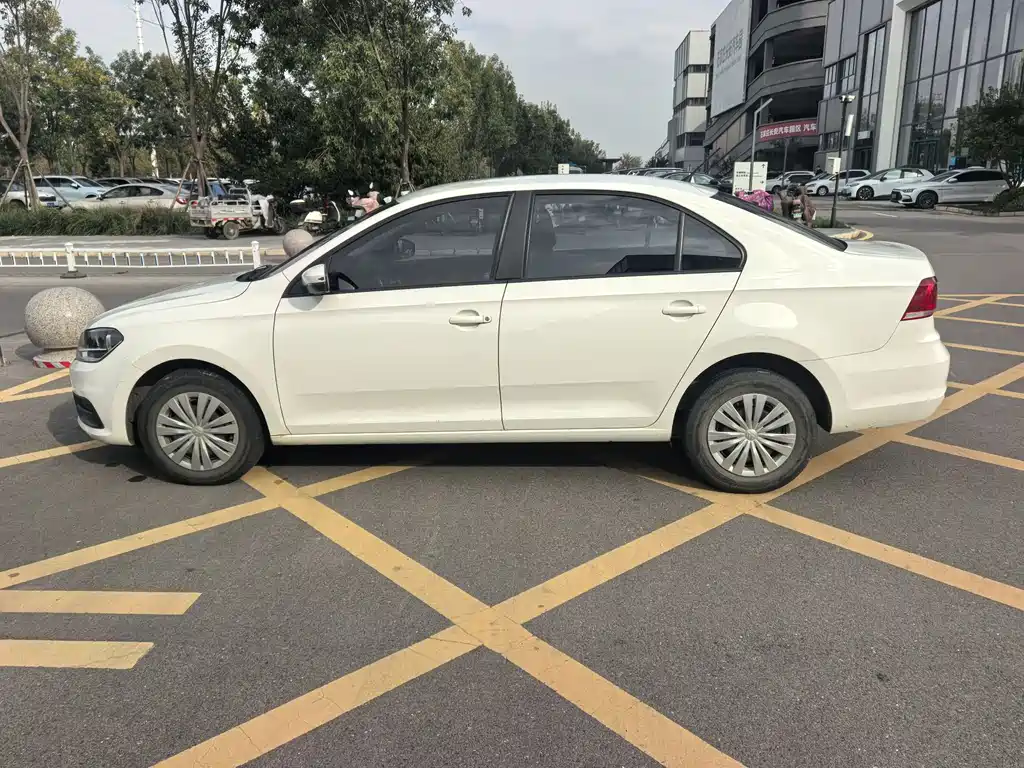 Volkswagen Santana — миниатюра 9