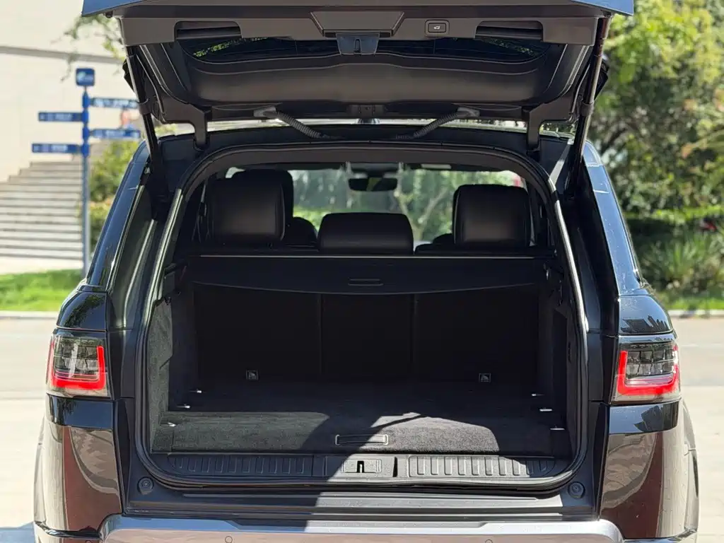 Land Rover Sport PHEV — миниатюра 5