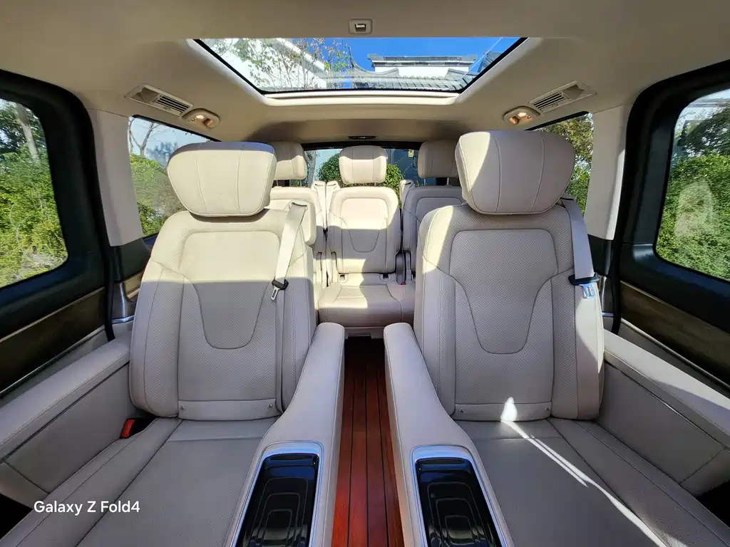 Mercedes-Benz V-Class — миниатюра 12