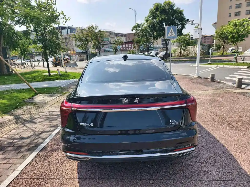 Hongqi Hongqi H5 — миниатюра 9