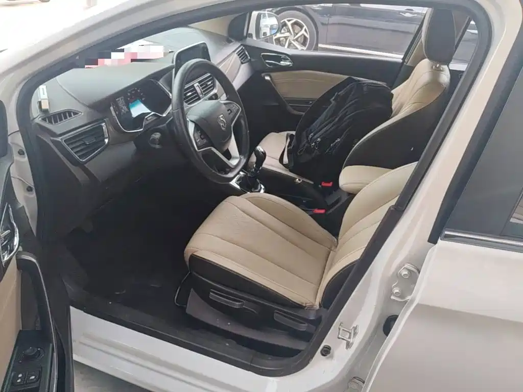 Baojun 310W — миниатюра 15