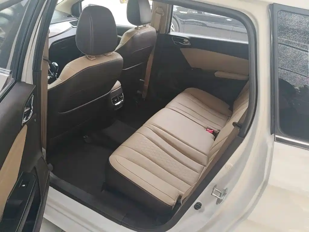Baojun 310W — миниатюра 17