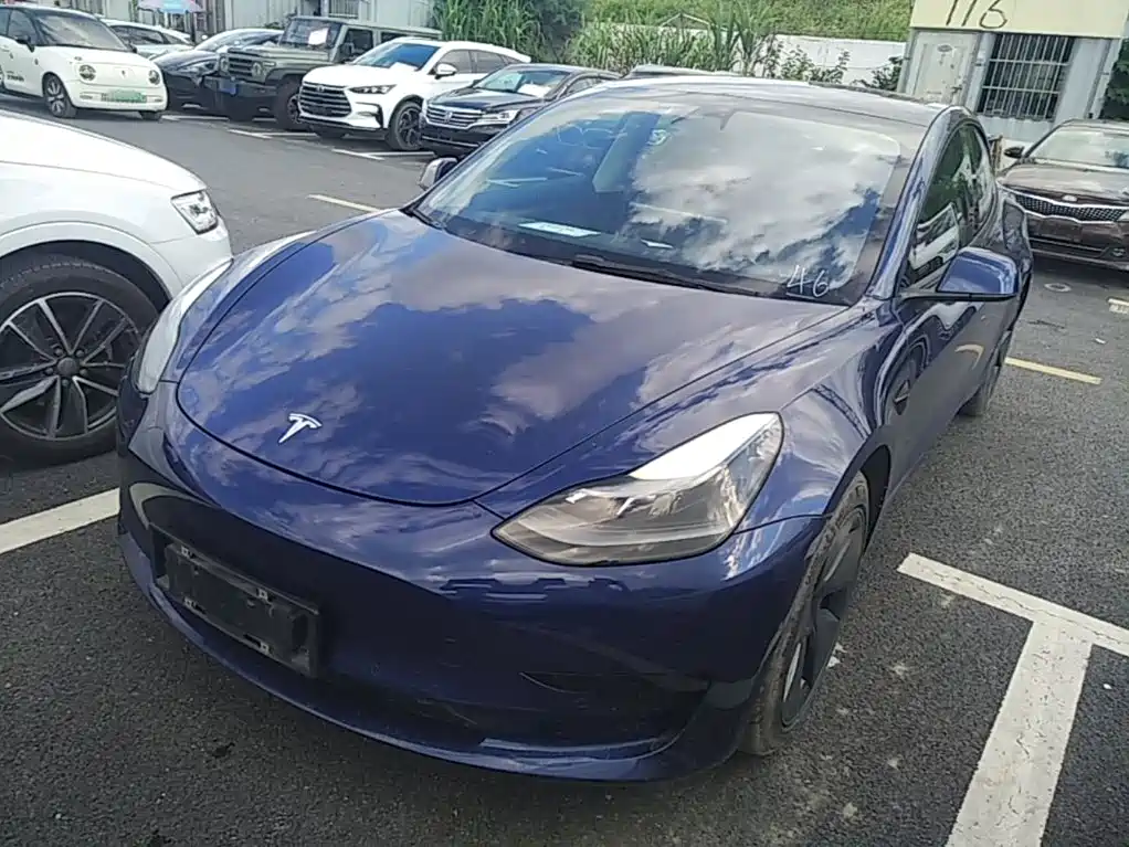 Tesla Model 3 — миниатюра 2