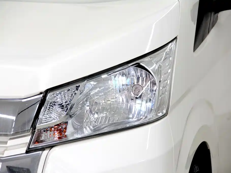Toyota Hiace — миниатюра 32