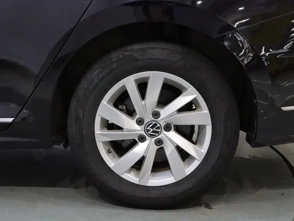 Volkswagen Passat — миниатюра 21