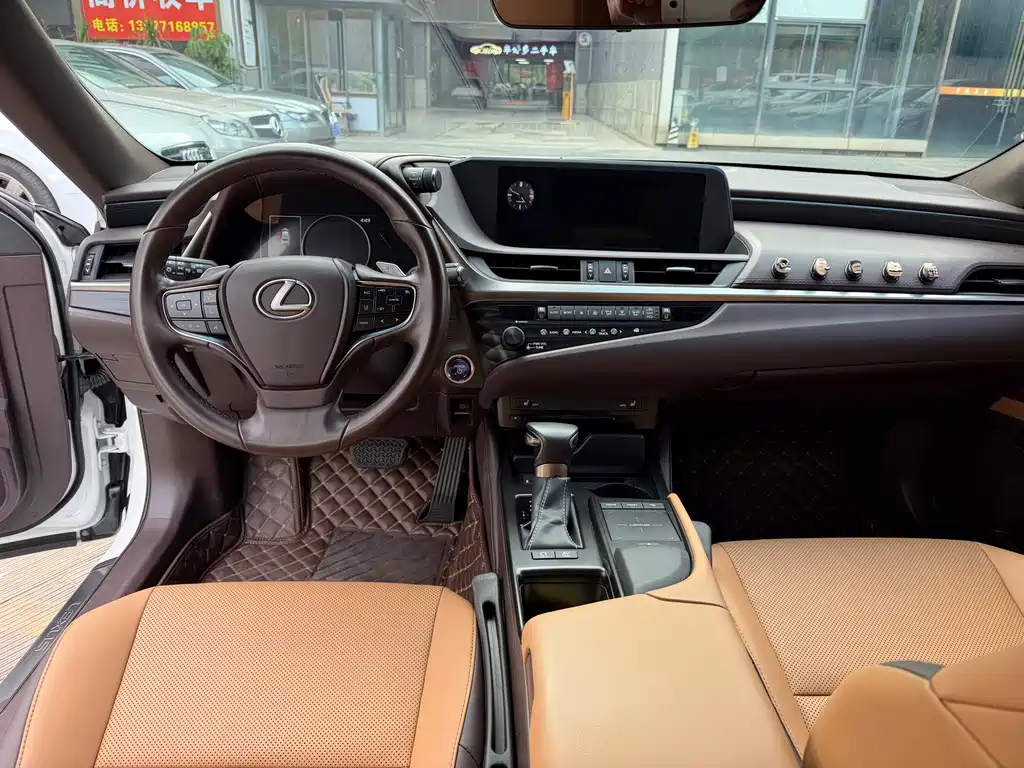 Lexus ES — миниатюра 8