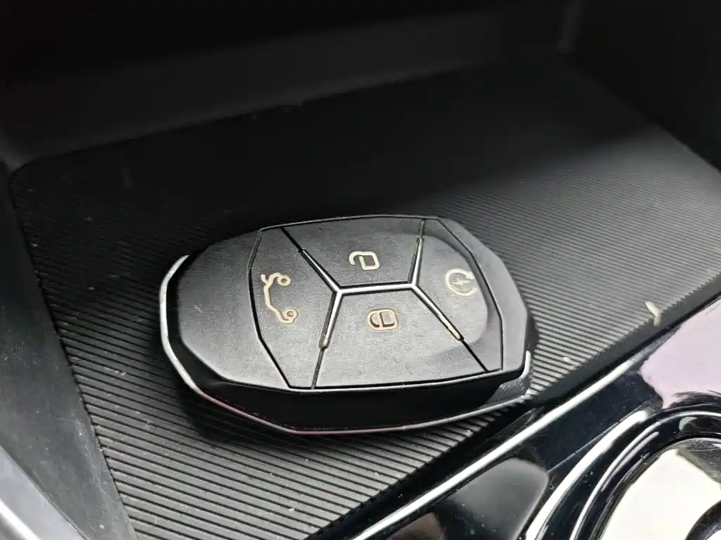 Lynk & Co 01 — миниатюра 9