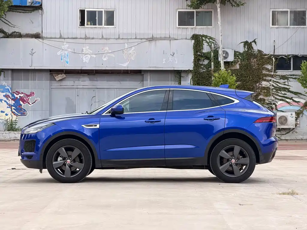 Jaguar E-PACE — миниатюра 4