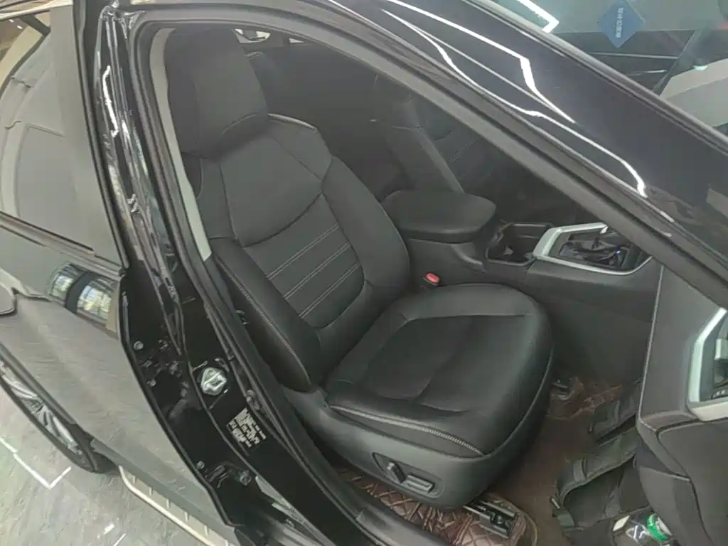 Toyota RAV4 — миниатюра 25