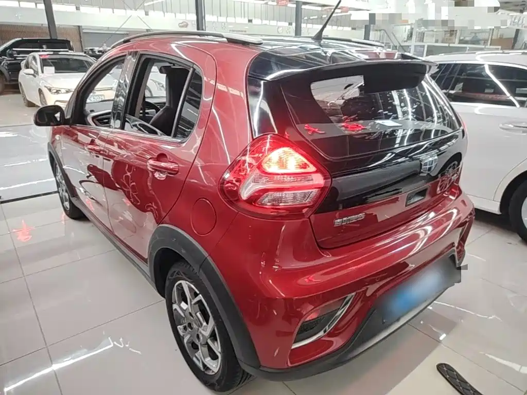 Geely Vision X1 — миниатюра 5