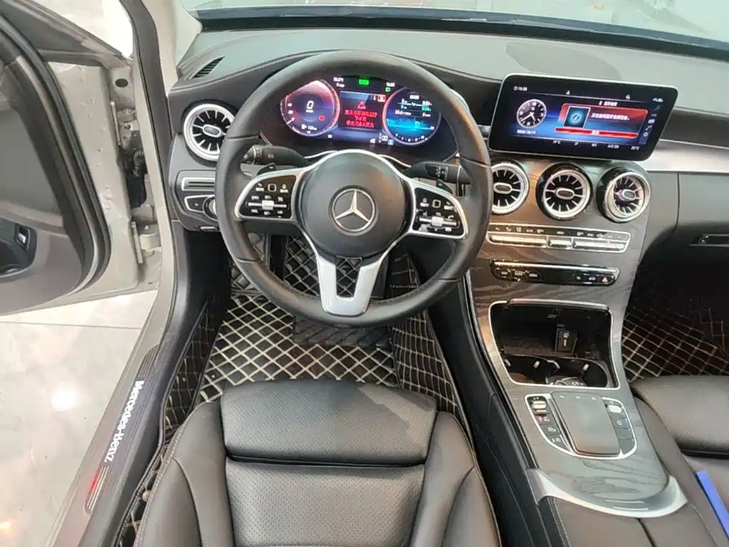 Mercedes-Benz C-Class — миниатюра 11