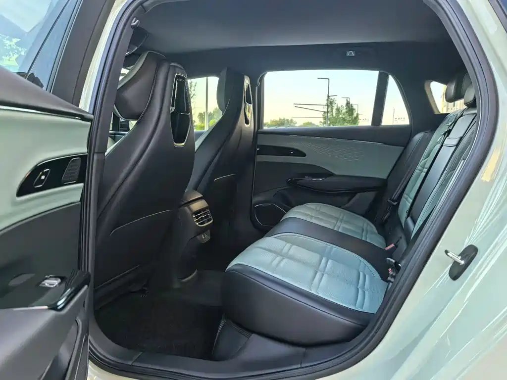 Hongqi Hongqi EH7 — миниатюра 5