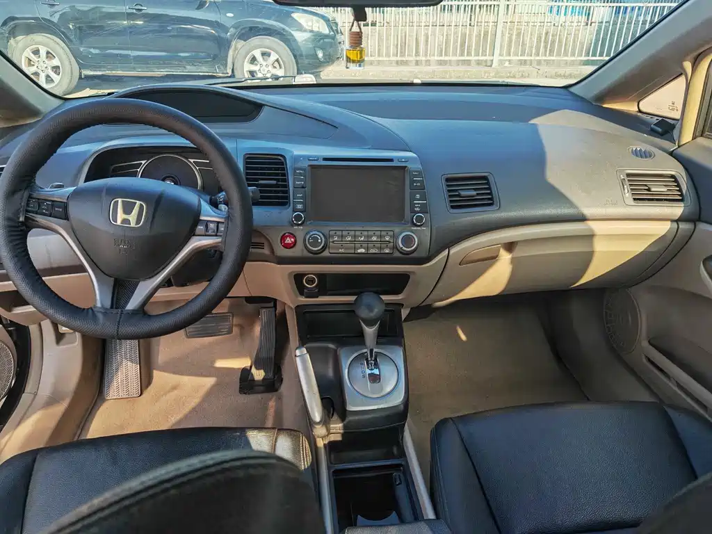Honda Civic — миниатюра 4