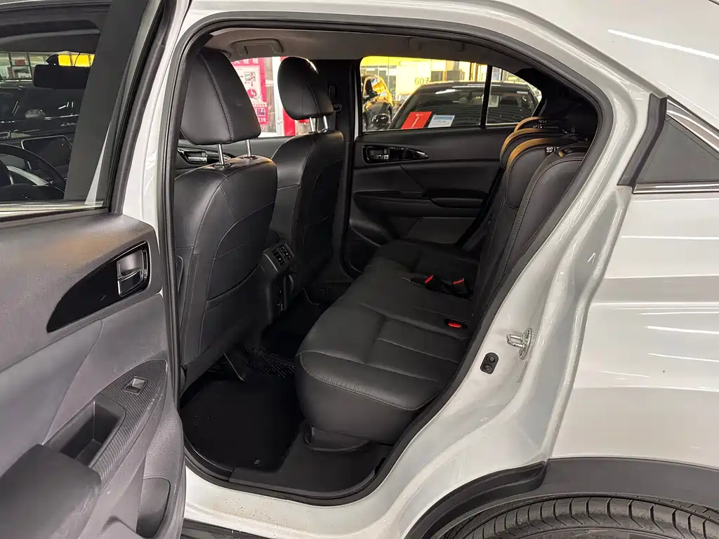 Mitsubishi Eclipse Cross — миниатюра 11