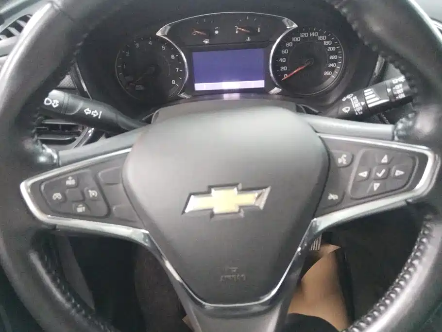 Chevrolet Equinox — миниатюра 15