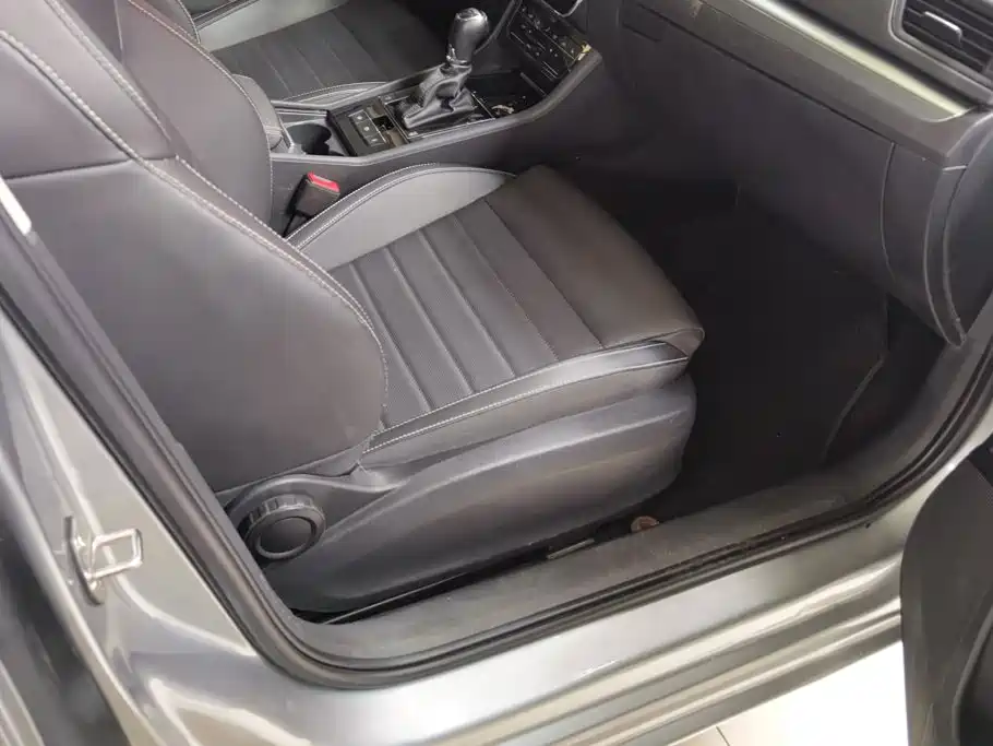 Skoda Superb — миниатюра 8