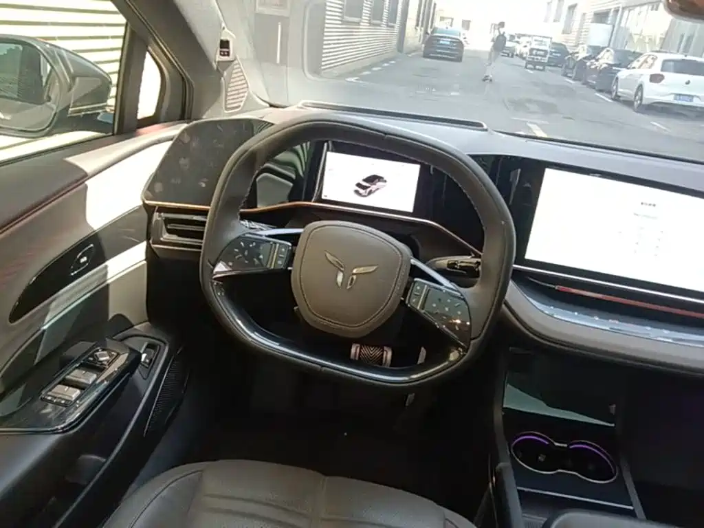 Hongqi Hongqi EH7 — миниатюра 15