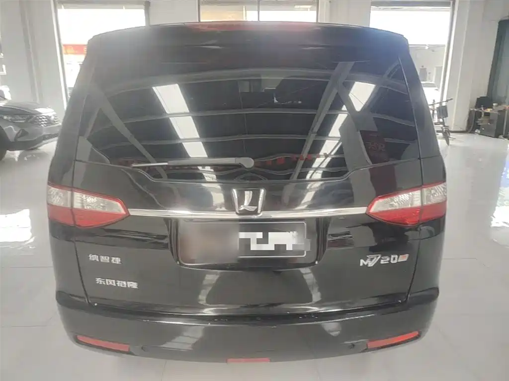 Luxgen Big 7 MPV — миниатюра 6