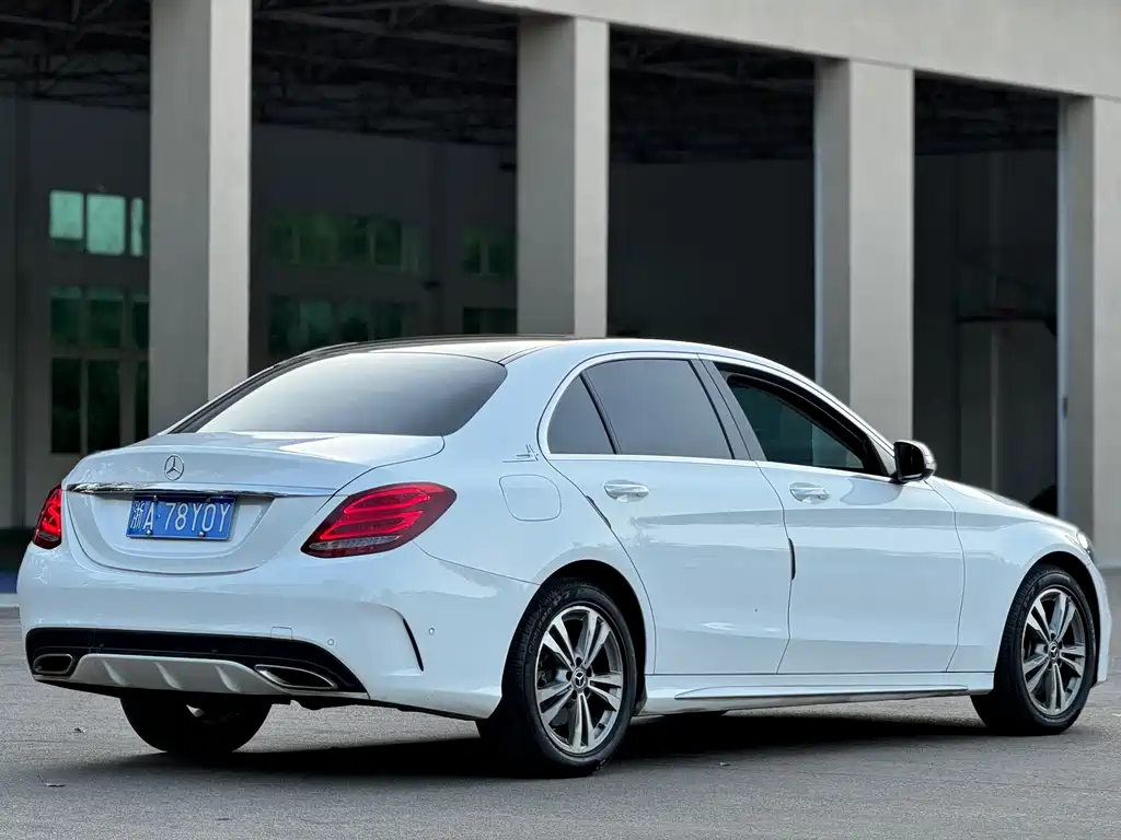 Mercedes-Benz C-Class — миниатюра 4