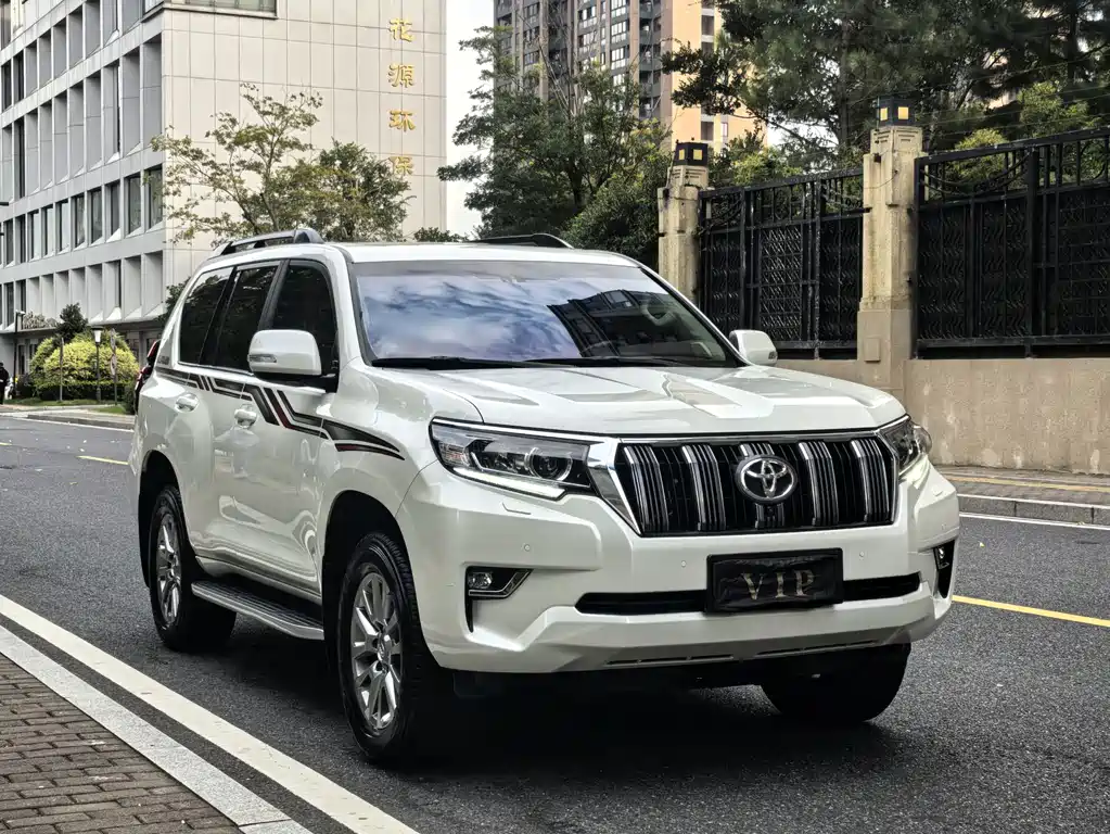 TOYOTA PRADO
