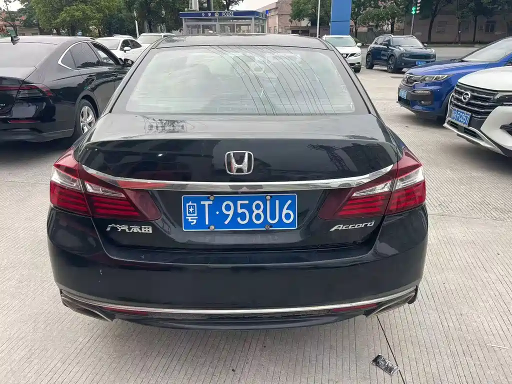 Honda Accord 2016 2.0L Elite