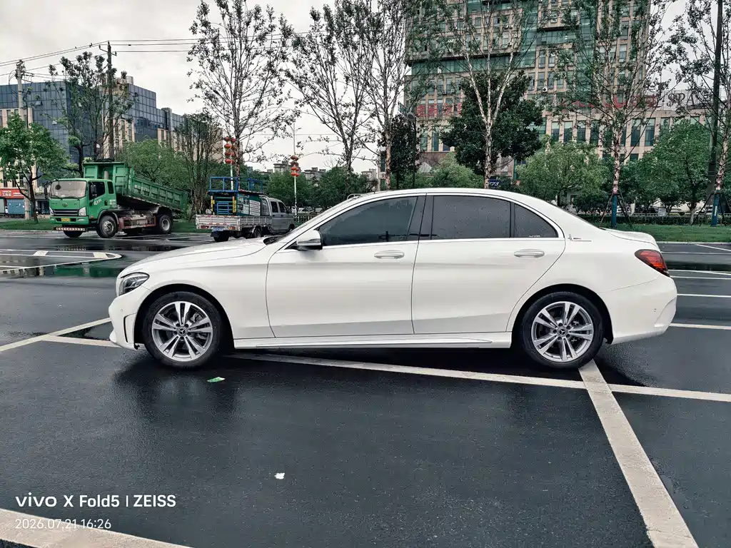Mercedes-Benz C-Class — миниатюра 3