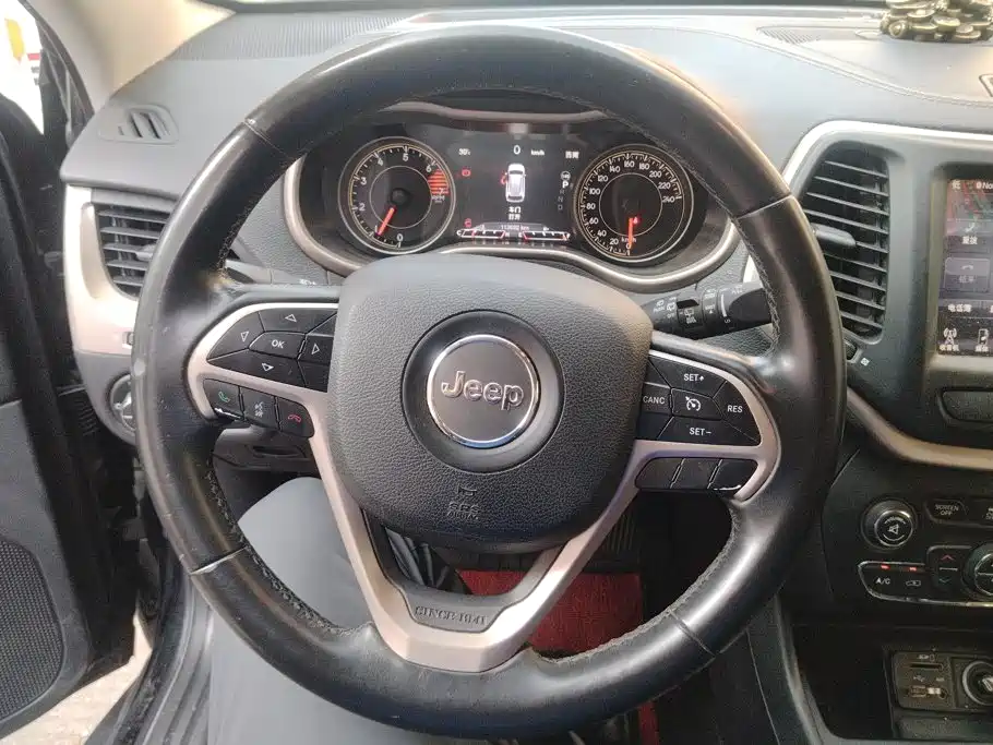 Jeep Cherokee — миниатюра 15