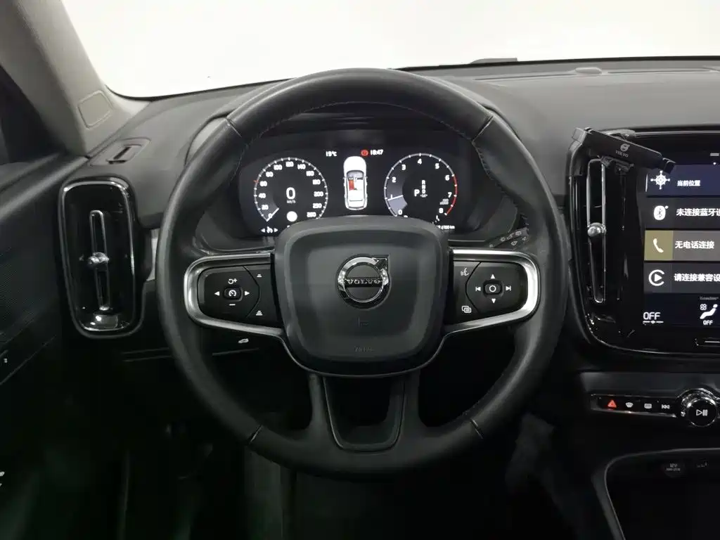 Volvo XC40 — миниатюра 11