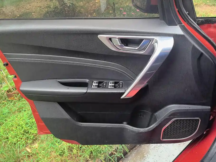 Geely Vision X3 — миниатюра 7